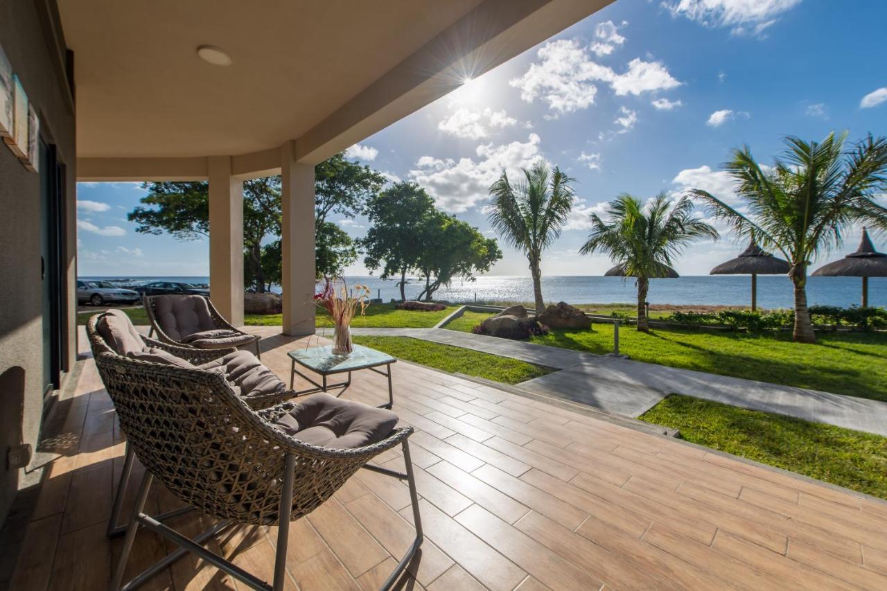Pierre Bleue Beachfront Villa Flic-en-Flacq Exteriör bild